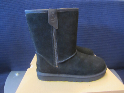 UGG W Classic Short / Bailey ZIP Damen Winterstiefel versch. Farben, Größen. NEU
