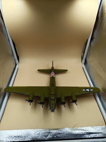 CORGI Aviation Archive 1:72 Boeing B-17F Flying Fortress USAF 553° mq AA33302 - Foto 9 di 24