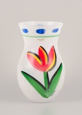 Ulrica Hydman Vallien for Kosta Boda. "Tulip" vase in art glass. Late 20th C.