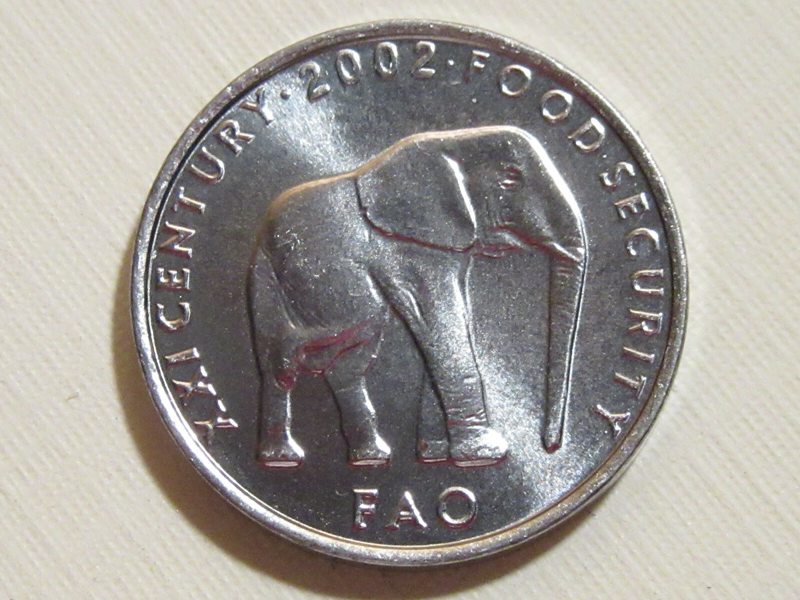 2002 Somalia  BULL  ELEPHANT 5 Shilling coin  Animal   nice coins of Africa  