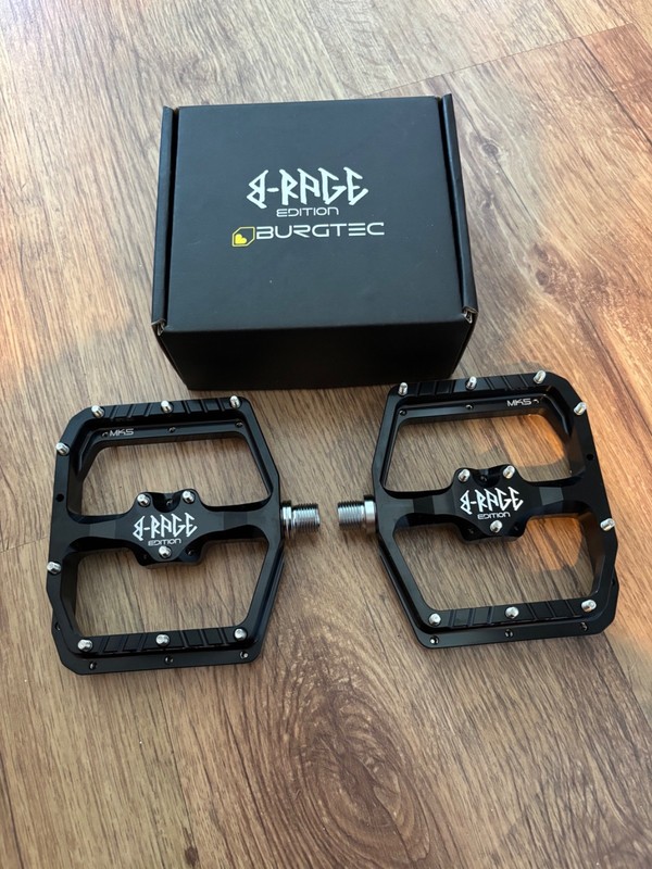 Burgtec MK5 Penthouse flat Pedals - steel axles