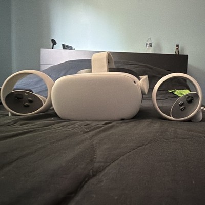 Meta Quest 2 Standalone VR Headset 90 Hz w/ Touch Controllers, White