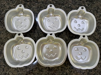 Lot Of  Six Halloween Pumpkin Jack O Lantern Mini Cake Pans