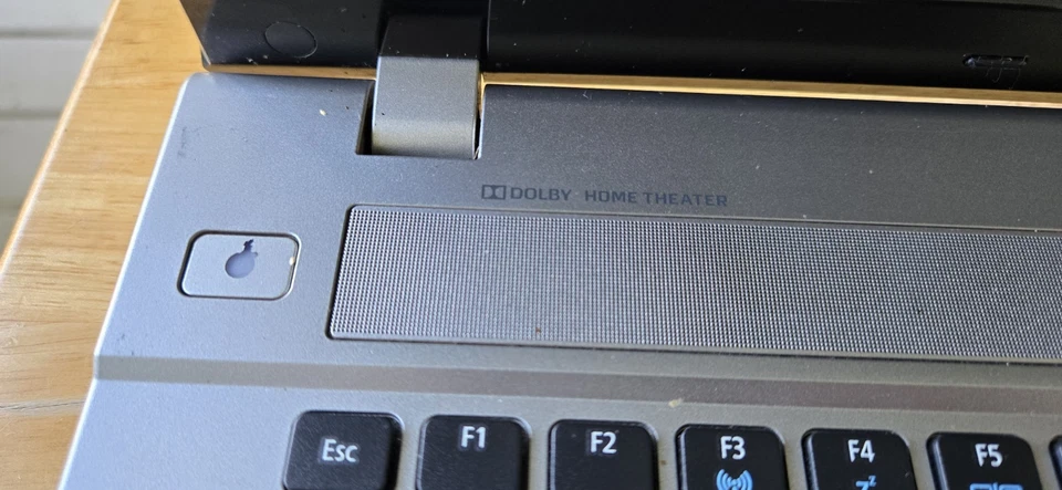 Portátil Acer Aspire V3 731-4477 15" VENDIDO COMO ESTÁ PARA REPUESTOS Foto 4 de 4