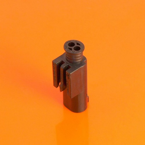 Land Rover Defender 2 Way Male Heated Seated Plug Connector Kit - YPC111740 - Picture 4 of 5