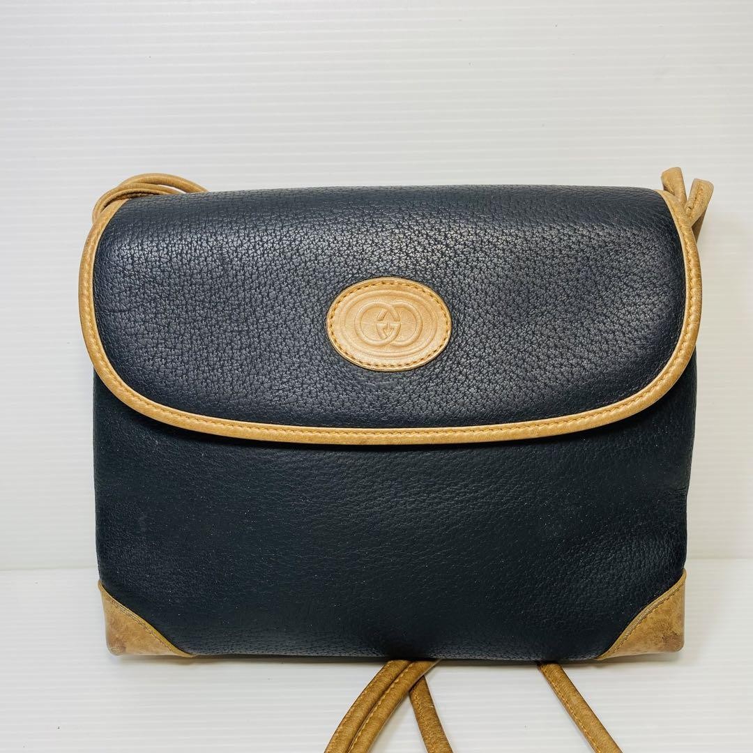 Vintage GUCCI Leather Crossbody Bag with Grain Texture