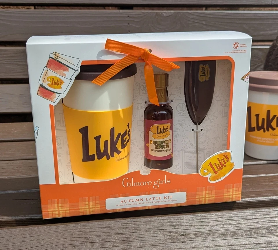 Gilmore Girls Luke's Pillow, Pumpkin Spice Candle, Lukes Mug & Latte Kit NEW - Image 2 of 4