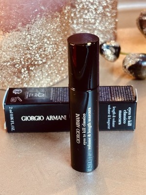 Eyes To Kill Classico Volume and Length Mascara der Marke Giorgio Armani