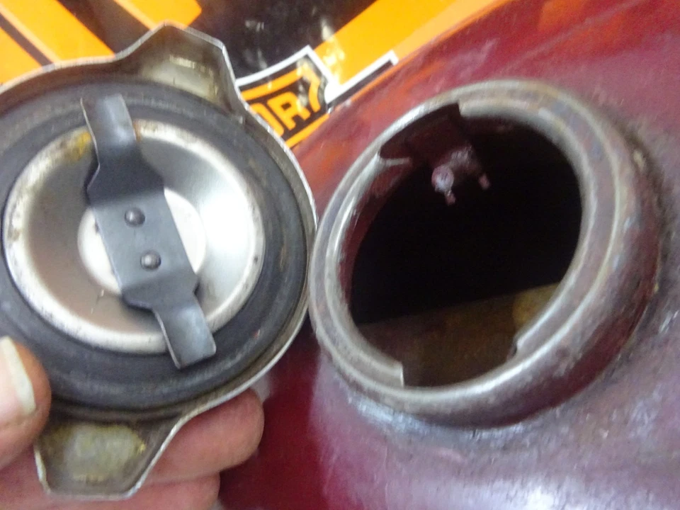 Harley Davidson DE COLECCIÓN MODELO K SPORTSTER USADO ROJO TANQUE DE COMBUSTIBLE Foto 4 de 4