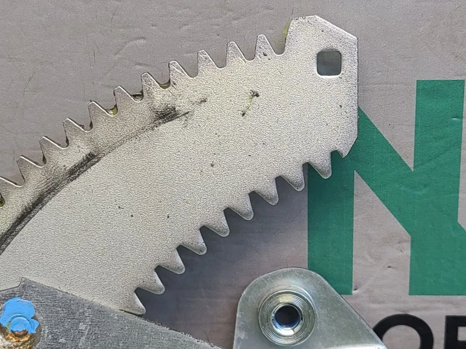 ISUZU D-MAX MK3  Window Regulator & Motor Front Left Side - Image 3 of 4