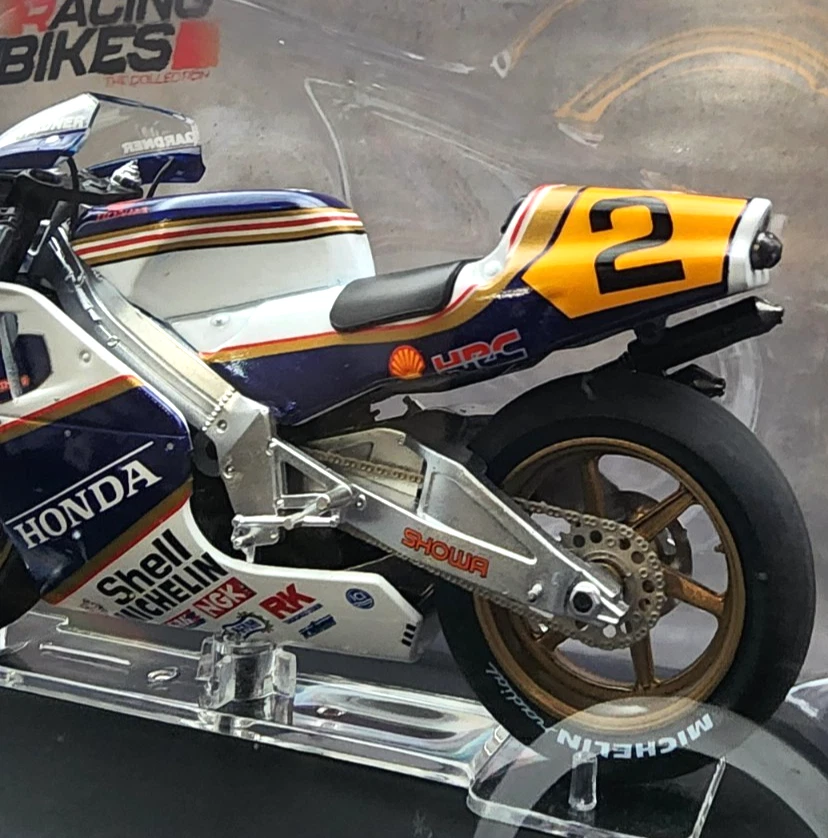 Wayne Gardner HONDA NSR 500 1989  #05  1:18 Scale Racing Bikes Collection - Image 4 of 4