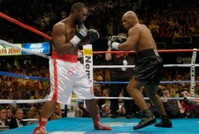 Danny Williams white trunks and Mike Tyson black trunks fights eac- 2004 Photo 7