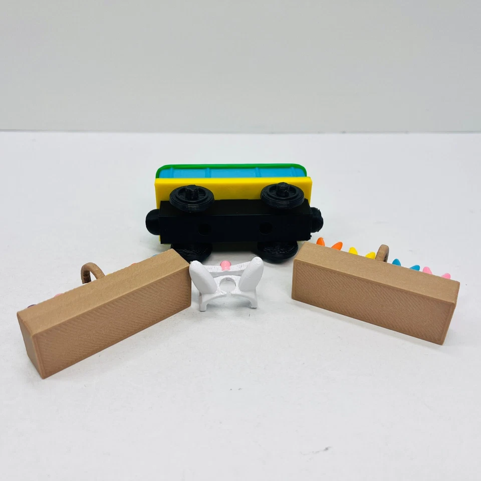 Thomas & Friends Tren de Carga de Pascua Ferrocarril de Madera con Carga y Orejas de Conejo LEER Foto 4 de 4