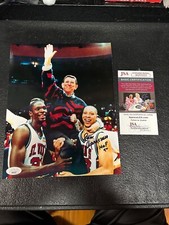 Lou Carnesseca St. John’s Autographed 8x10 Sports Photo JSA COA #AQ5522 E