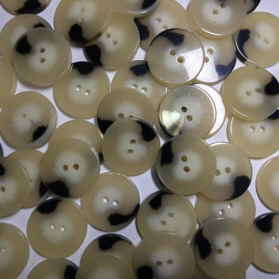 Best Quality Italian Faux Marble Horn Beige/Natural/Black 13,15,18,23mm 2hole - Image 2 of 4