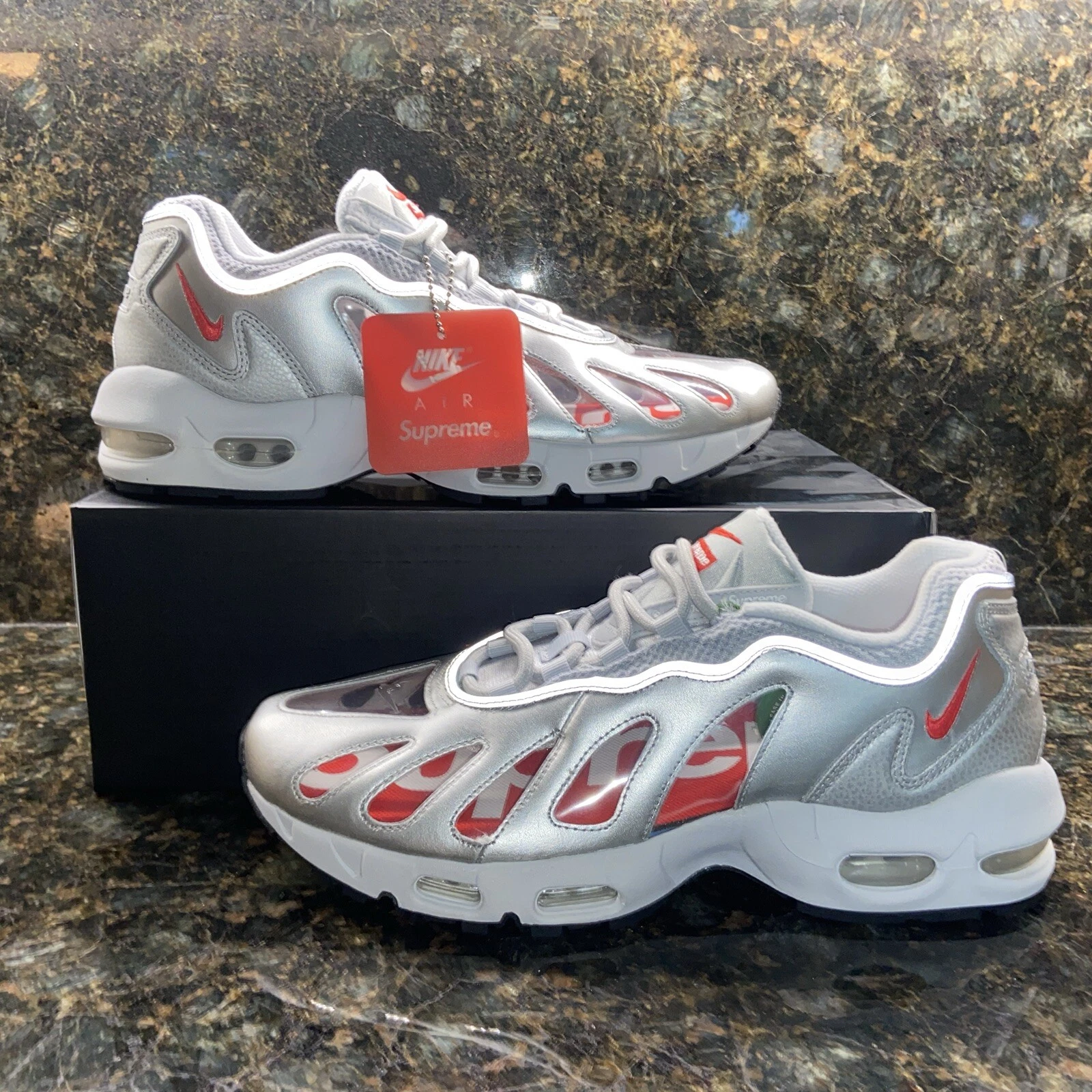 Baskets homme Nike Air Max 96 SUPREME argent balle taille 11