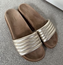 5th Avenue Gold Sliders Footbed Sandals Size 4