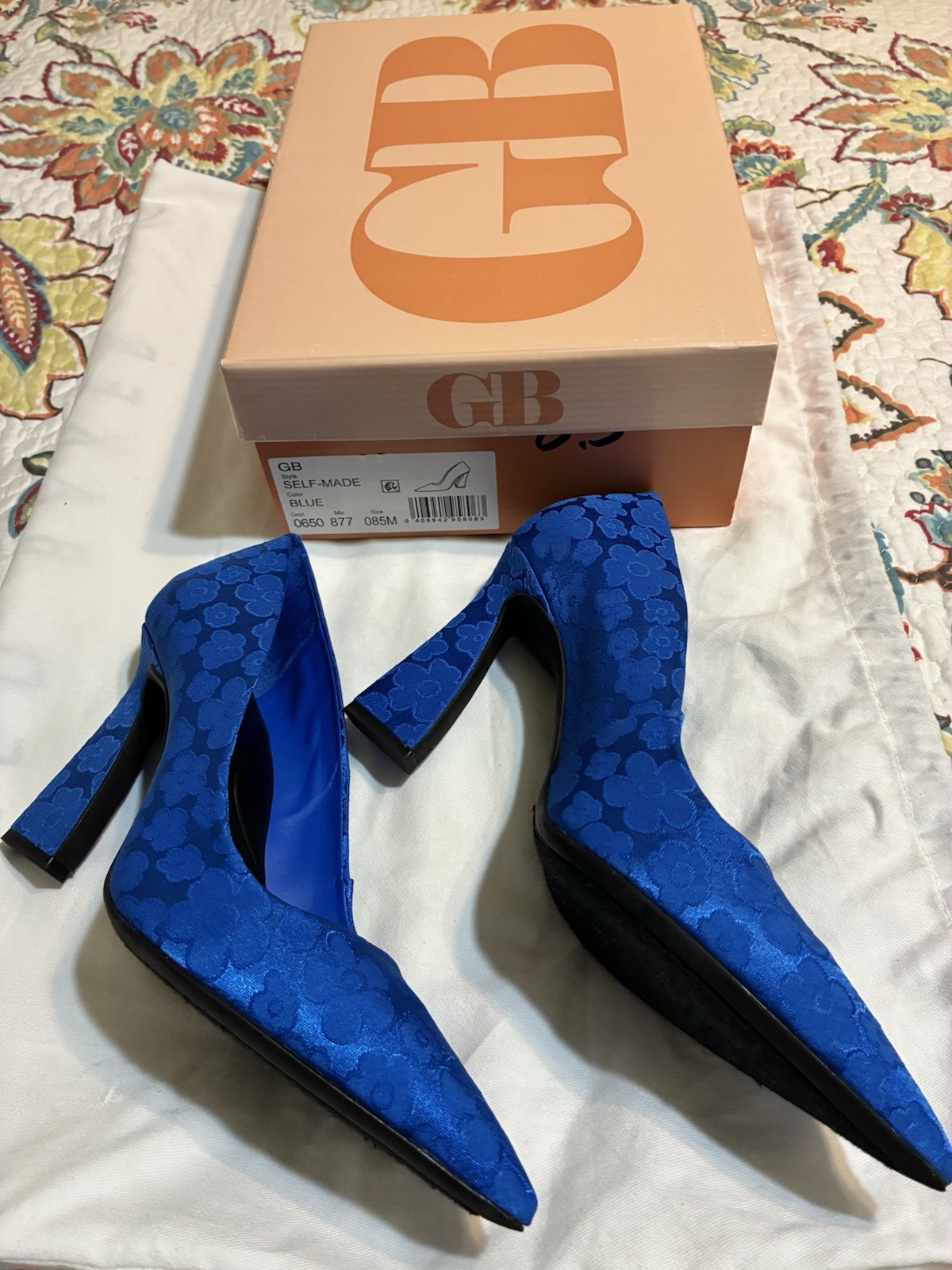 Gianni Bini Royal Blue Floral Print Women Pumps. 8.5. Jacquard Material.