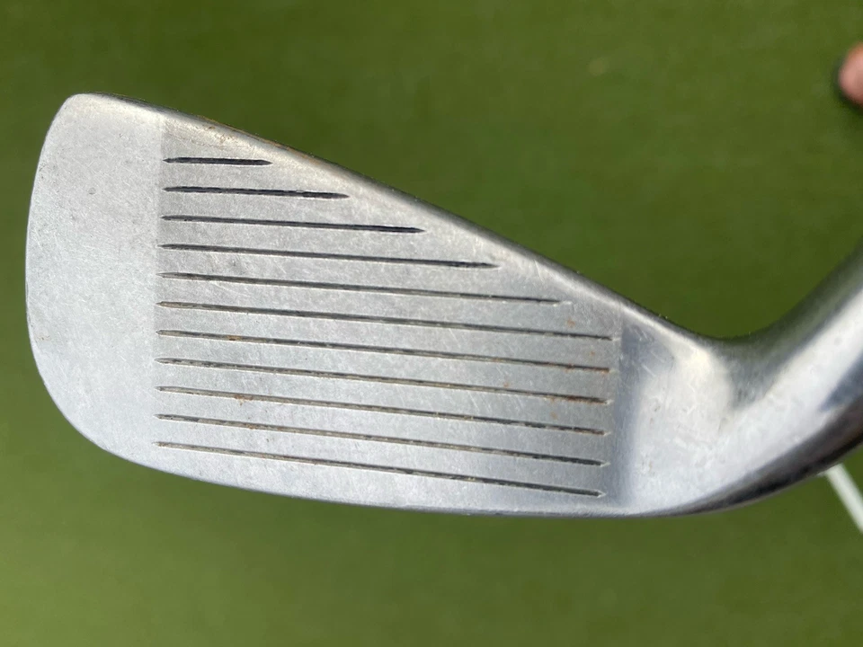 Spalding Tour Edition #1 Iron 9/10 A+ Condition 40” Original TTDG R300U Shaft. - Image 2 of 4