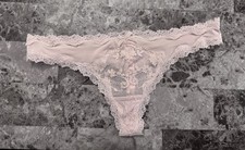 NWT VICTORIA'S SECRET DREAM ANGELS M PALE PINK SMOOTH LACE RARE THONG PANTIES
