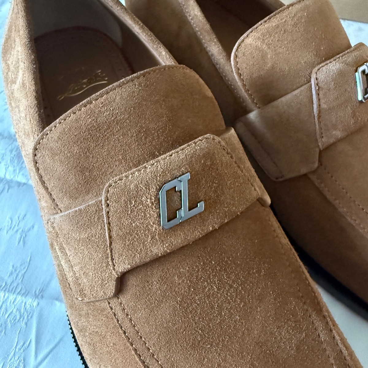 CHRISTIAN LOUBOUTIN *VARSIMOC* Flat Crosta Brown Suede  display picture 3