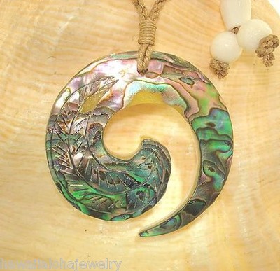 45MM CARVED PAUA ABALONE MAORI TRIBAL KORU ETERNAL FRIENDSHIP PENDANT NECKLACE