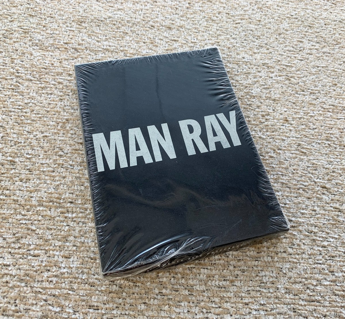 洋書 Man Ray A BOOK OF POSTCARDS Amazon.com: Man Ray: 9783836593991: Ware, Katherine, Heiting