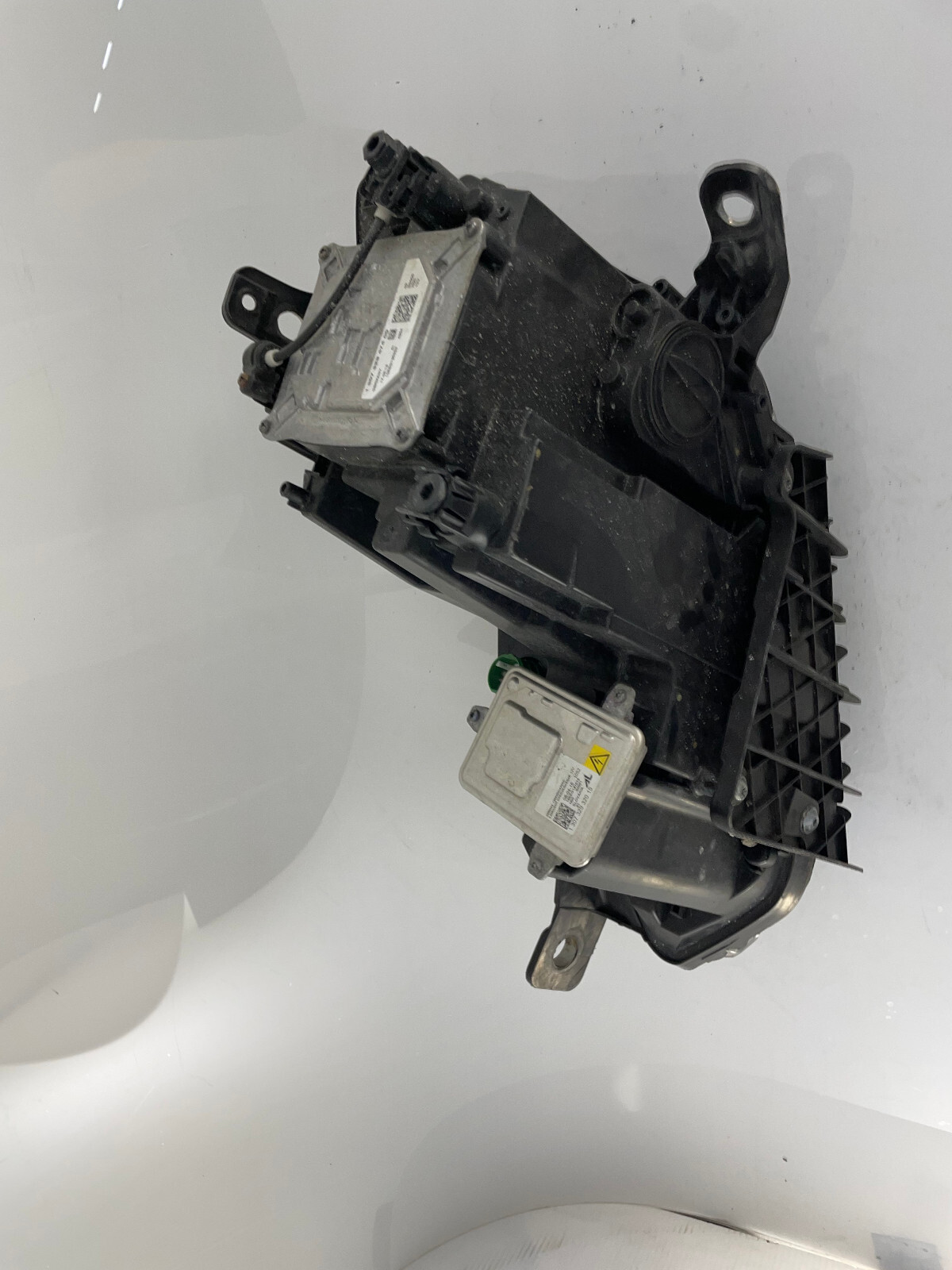 OEM | 2014 -- 2019 Maserati Ghibli HID Xenon LED Headlight (Right/Passenger)