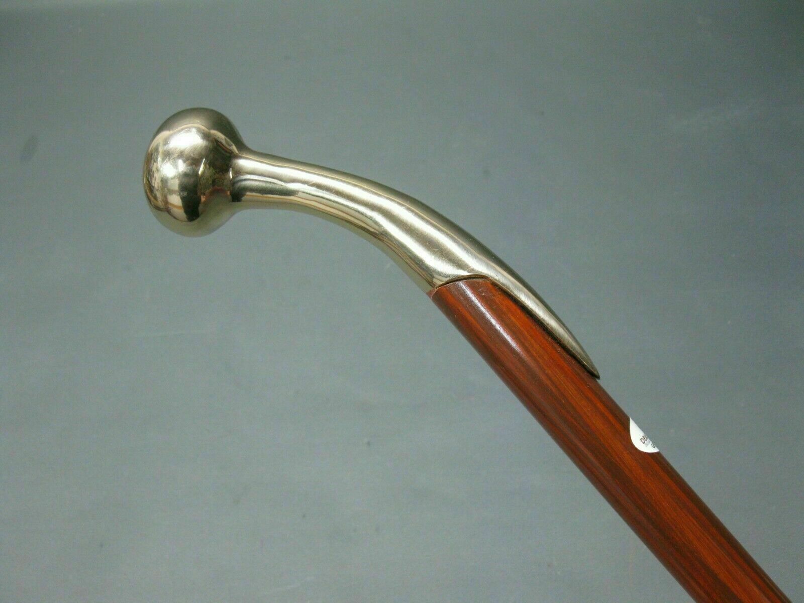 Perilla larga de latón antigua cabeza dorada bastón de madera marrón presente