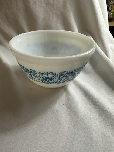 Pyrex Blue Horizon 1.5 Pint Mixing Bowl 401 Made in USA Horizon Blue - Picture 2 of 5