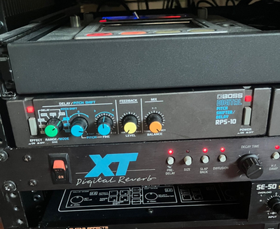 BOSS ボス　RPS-10 PITCH SHIFTER/DELAY BOSS RPS-10 Digital Pitch Shifter Delay Micro Rack Guitar