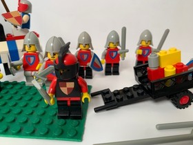 Lego 383 - 2 Knight's Tournament + 6003 + 677 Castle Figures Vintage Knights