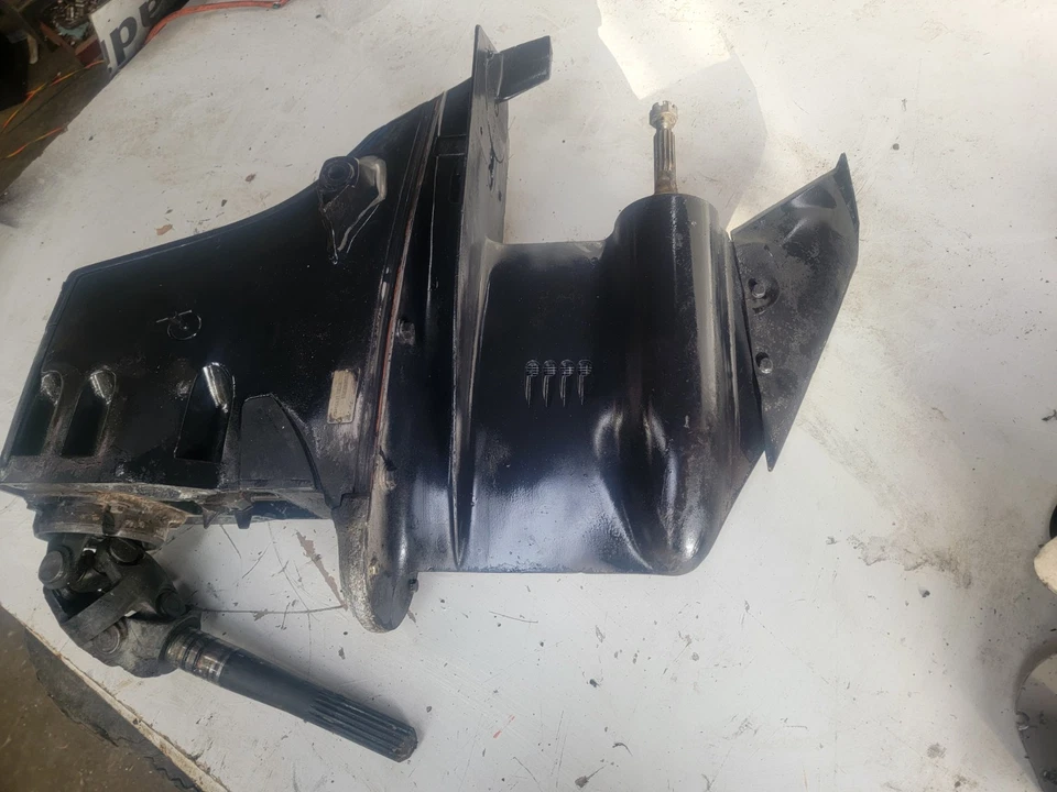 OMC  Cobra   2.3      Outdrive     1990  FRESH WATER - Image 2 of 4