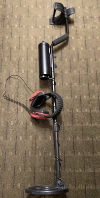 Underwater metal detector to 50 ft, discrimination, works.