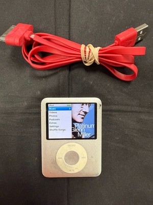 Apple iPod nano 3rd Generation (8 GB)