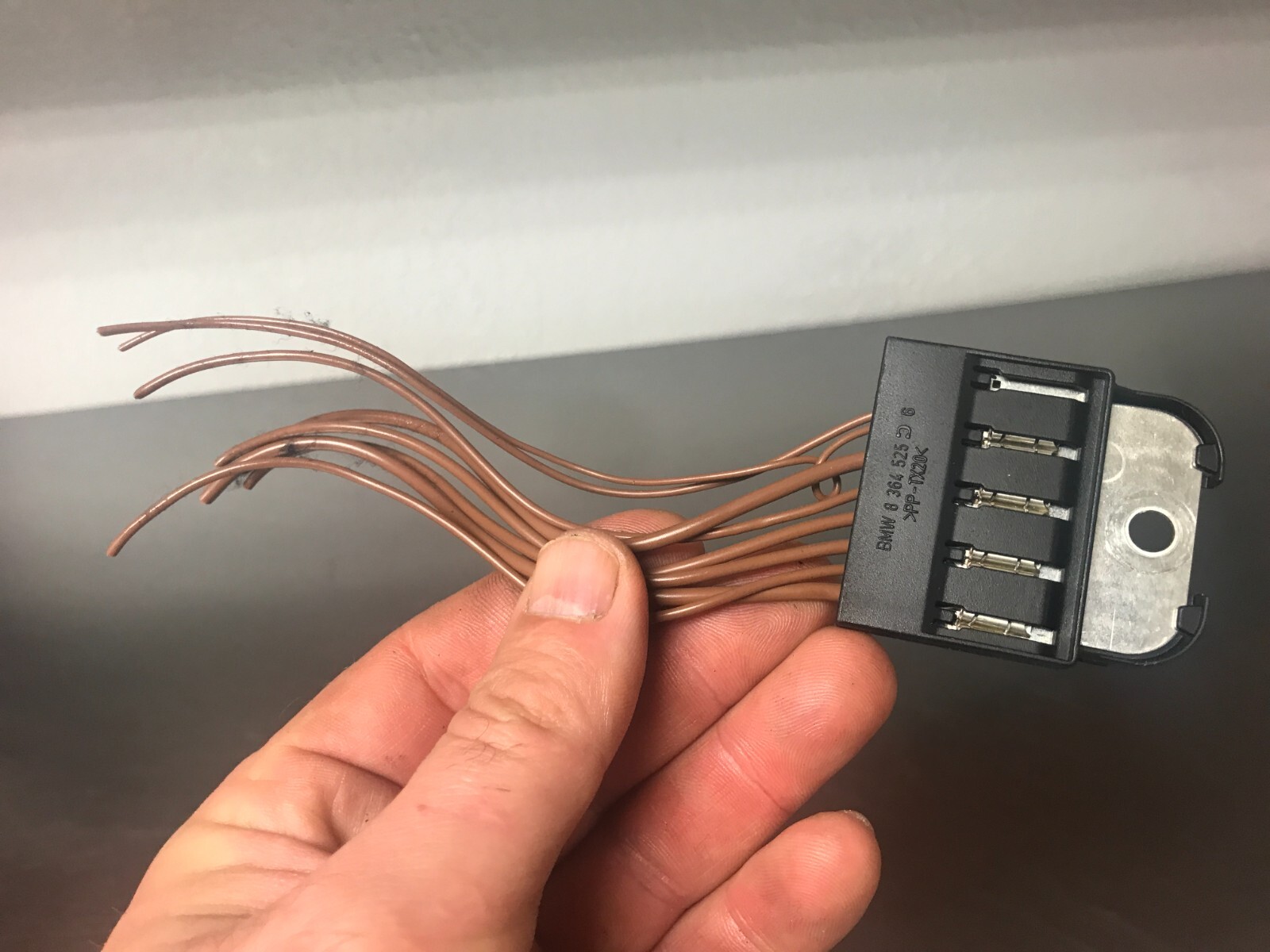 bmw 328i 528i 535i 550i negative wire cable terminal clamp loom ground 8364525