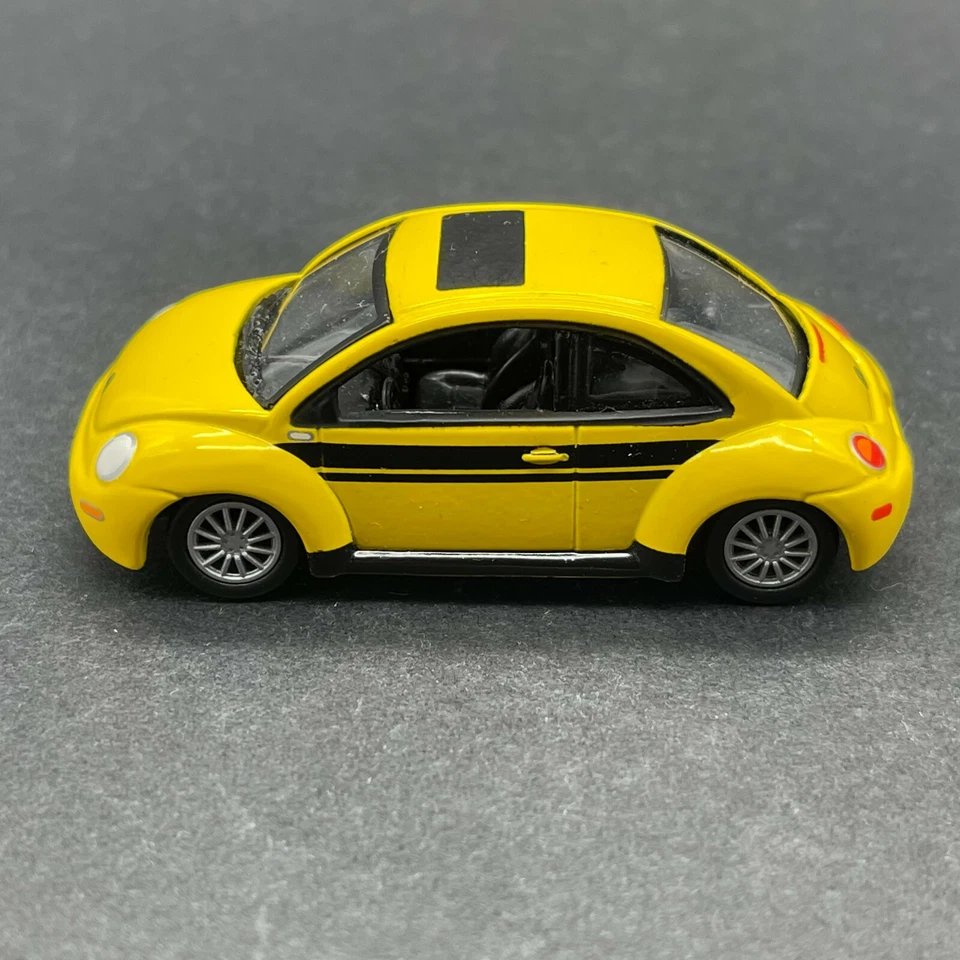 Johnny Lightning Herbie Disney 2004 VW Beetle Volkswagen Yellow Diecast 1/64 - Image 3 of 4