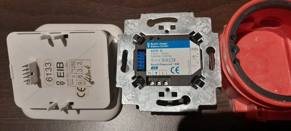 Busch-Jäger EIB Powernet Schaltaktor 6931U + IO- / Programmiermodul 6133, RS232 - Bild 4 von 4