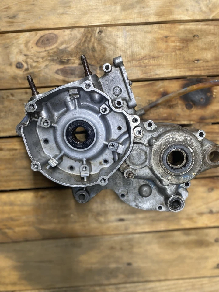 Yamaha YZ125 1999 2000 OEM MOTOR IZQUIERDO CÁRTER CÁRTER BLOQUE CÁRTER Foto 3 de 4