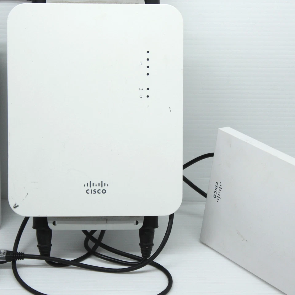 Cisco Meraki MR66 Dual-Radio Outdoor Cloud Managed PoE Access Point 2x MA-ANT-21 - Image 3 of 4