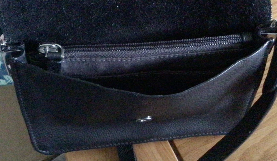 Clarks Black Leather Cross Body Bag - Flap Over Magnetic Stud Fastening - Image 4 of 4