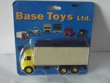 Base Toys AM6C-01, AEC Mercury 6 wheel Box Van in yellow and cream - 1:76 scale