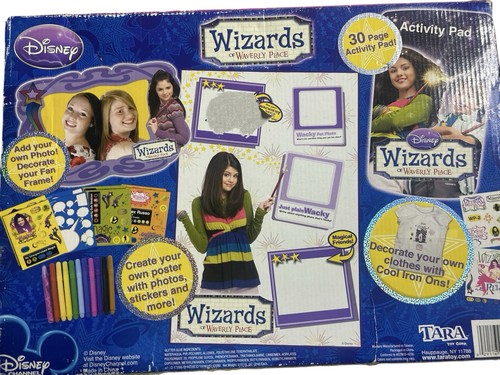 Wizards of Waverly Place Mega Fan Activity Set - Picture 2 of 6