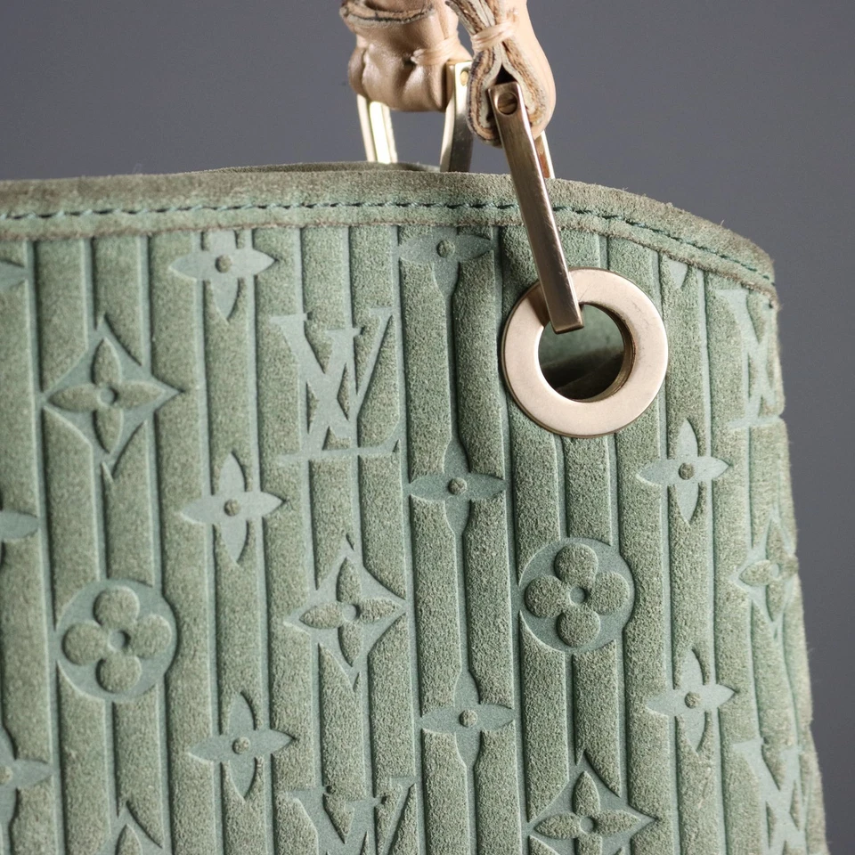 Louis Vuitton Borsa Whisper Pelle Scamosciata Monogram Pre-Loved Originale - Immagine 3 di 4