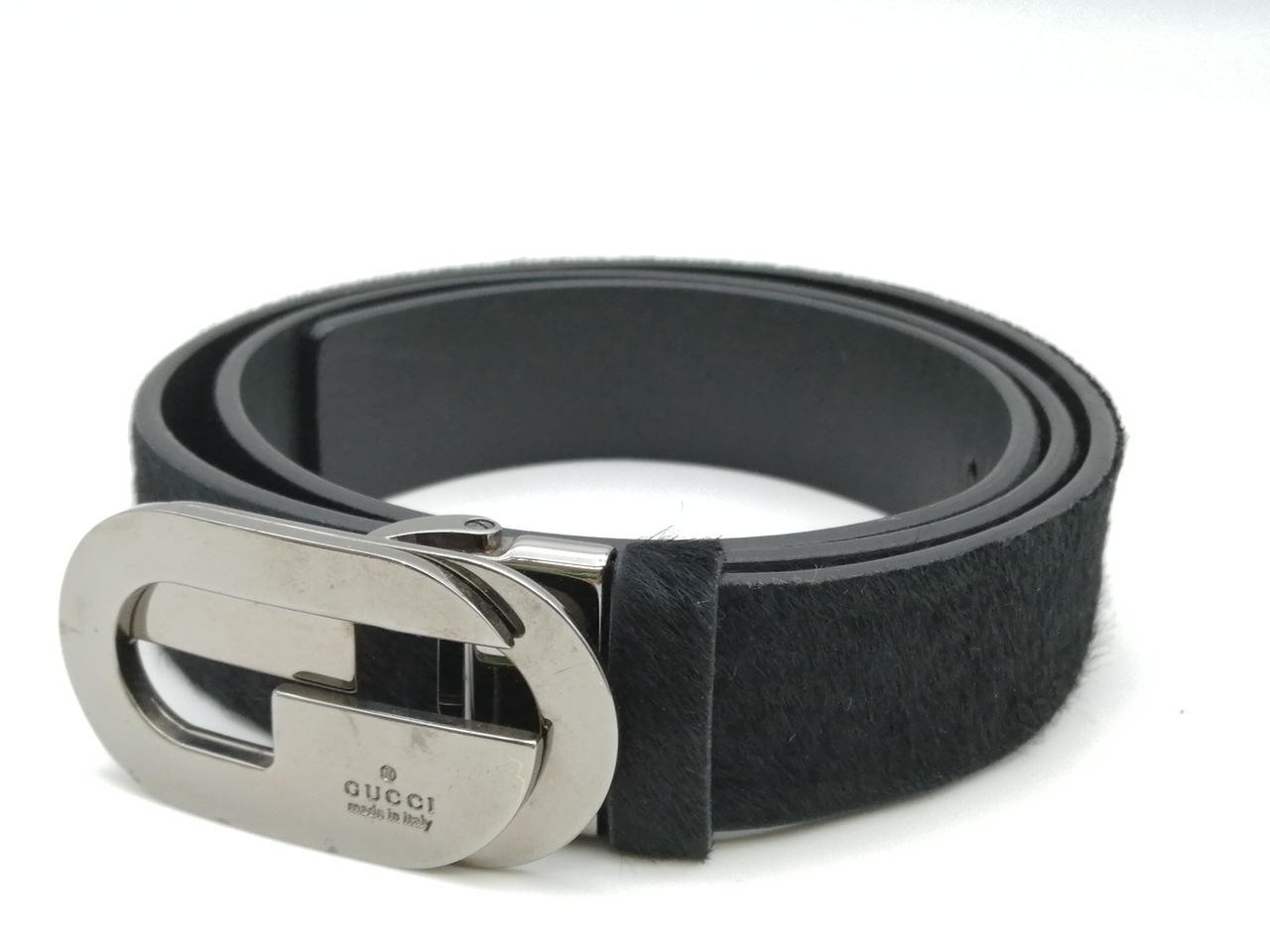 GUCCI Leather Belt for Men and Women with Iconic GG Buckle
