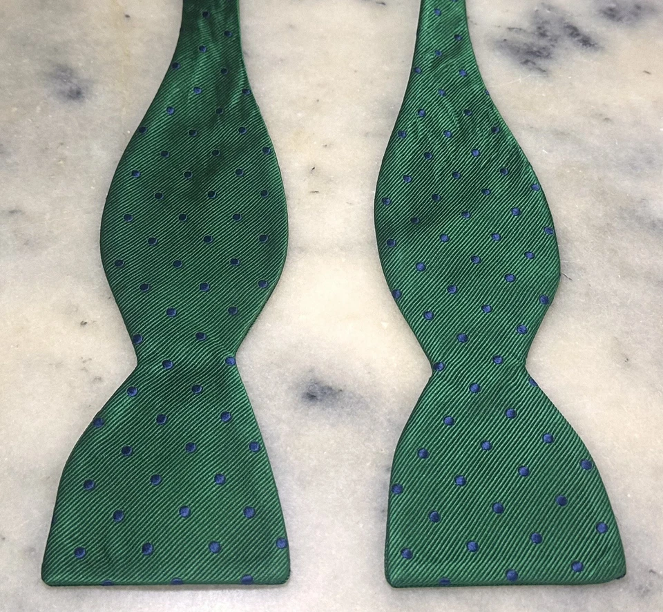 Pajarita Jos A Bank 100 % seda verde azul lunares hecha a mano en EE. UU. Foto 2 de 4