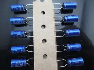 Конденсатор 220uf 10v