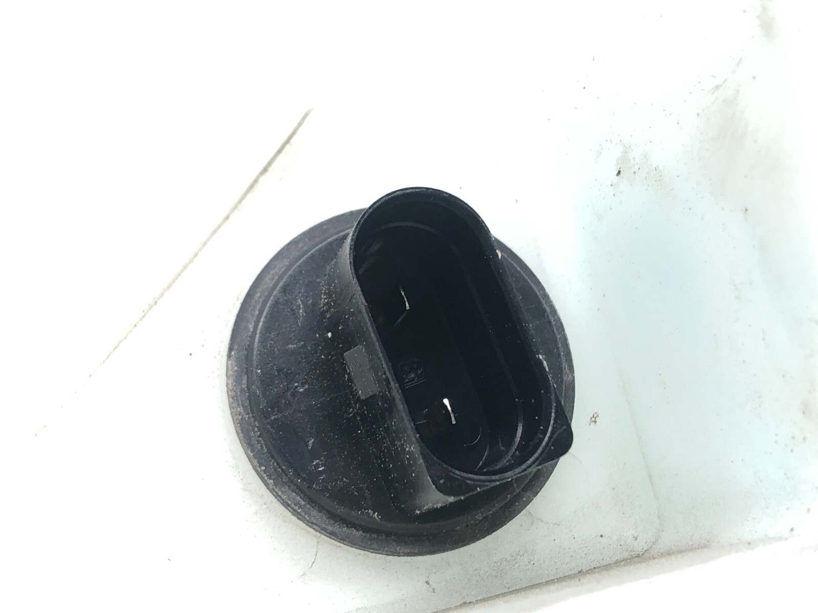 2017-2021 AUDI Q7 SQ7 WINDSHIELD WASHER FLUID TANK RESERVOIR W/ PUMP OEM