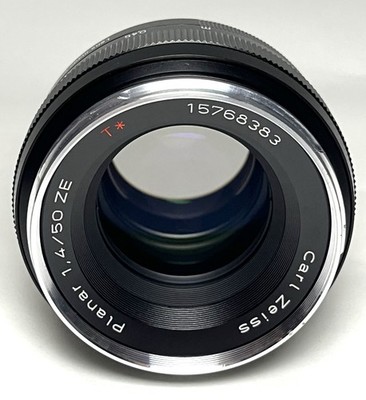 Carl Zeiss Planar T 50mm f/1.4 ZE Lens for Canon EF w/ Hood Box