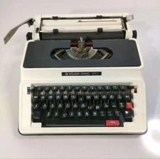 Silver-Reed 810 English Typewriter NoChecked